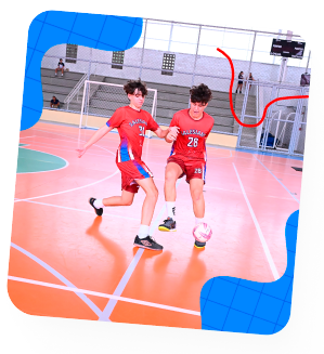 Alunos salesianos jogando futsal